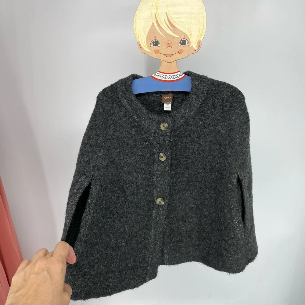 Tea Collection super soft grey poncho cape Size 4-5 Small button front